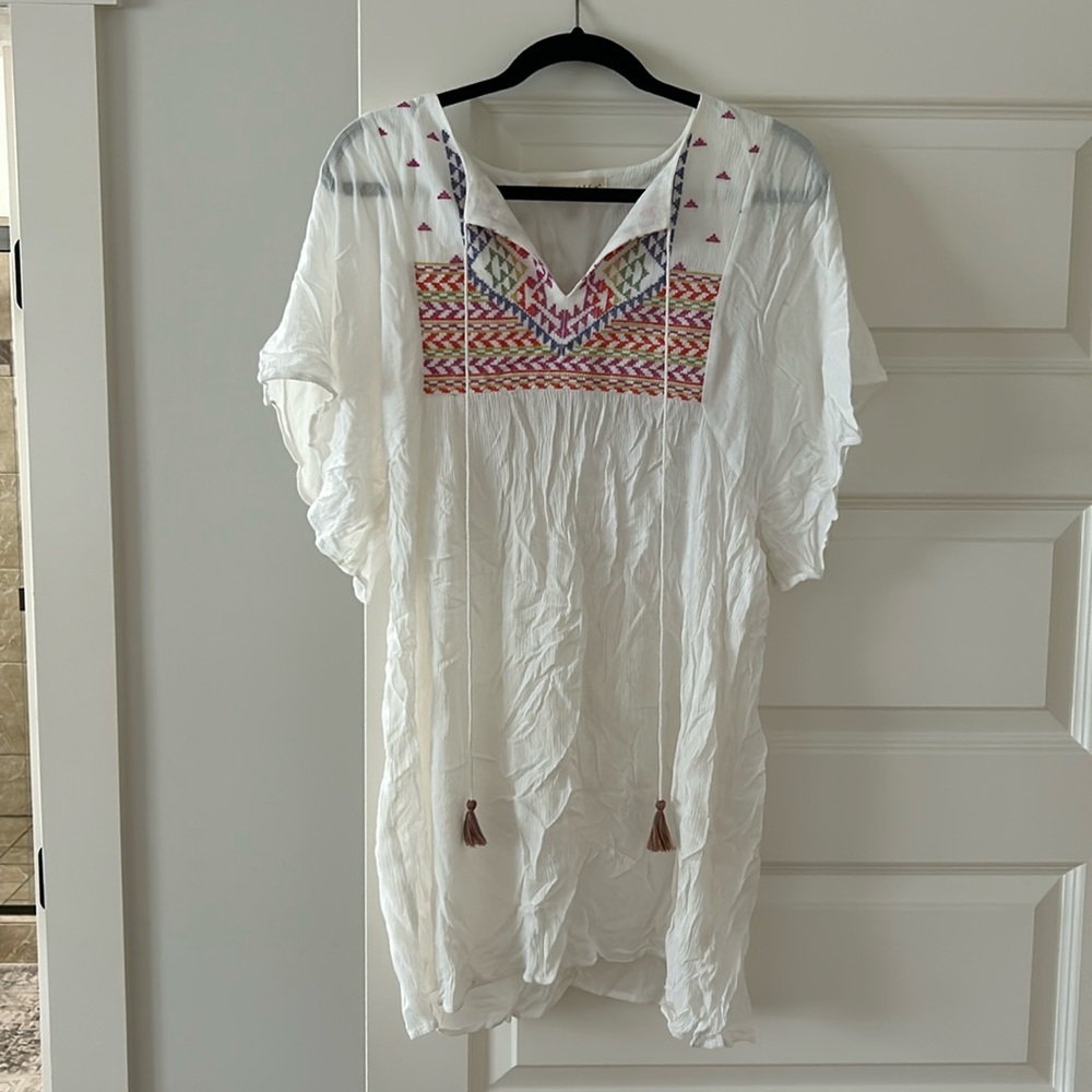 LOVESTICH SWIM - NEW never worn embroidered oversized swim cover up tassels M
